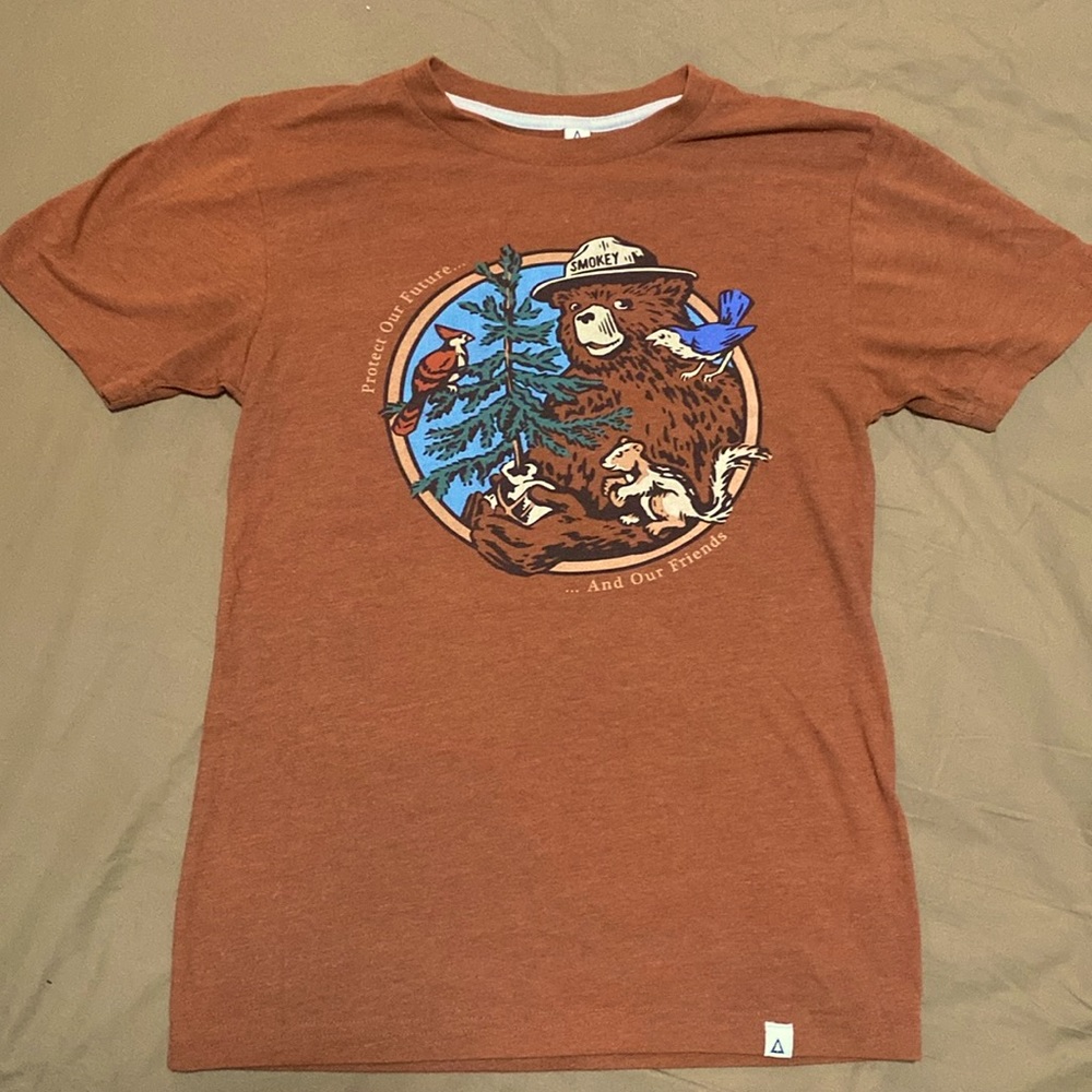 The Landmark Project Womens Small Smokey the Bear Tee